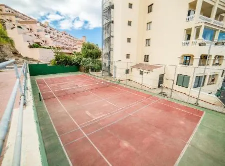 Peaceful & Bright Loft, Heated Pool, Netflix, Free Wifi & Parking, Tennis