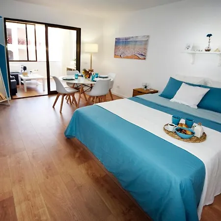 Apartment Peaceful & Bright Loft, Heated Pool, Netflix, Free Wifi & Parking, Tennis