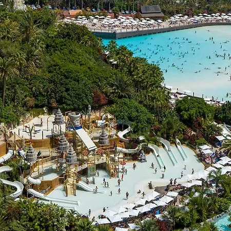 Peaceful & Bright Loft, Heated Pool, Netflix, Free Wifi & Parking, Tennis Apartment