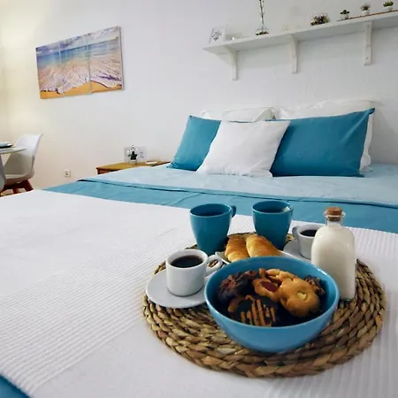 Peaceful & Bright Loft, Heated Pool, Netflix, Free Wifi & Parking, Tennis Los Cristianos (Tenerife)